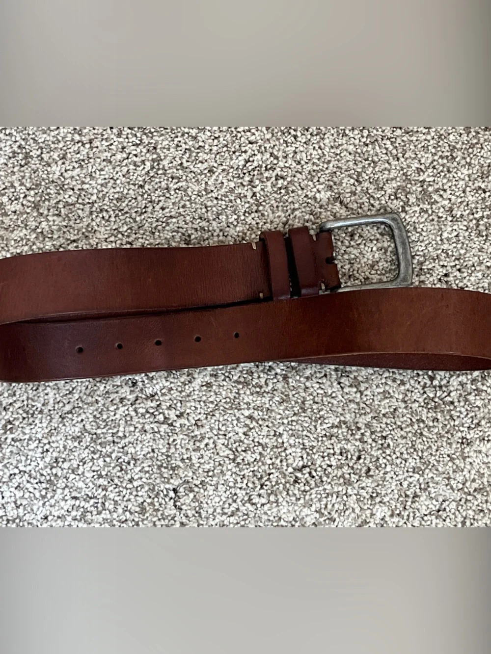 Roundtree & Yorke Men's Brown Leather Belt with Silver Buckle